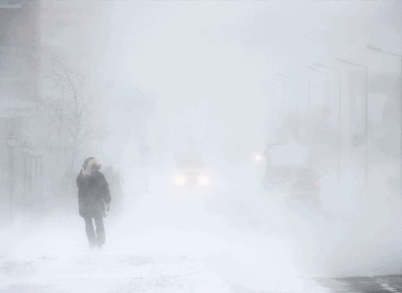 Strong winter winds downtown calgary